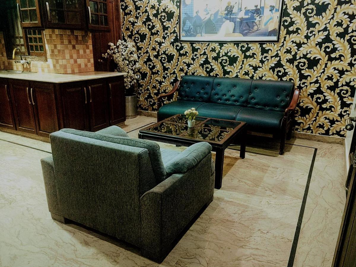 Luxury Living Rooms Near Agha Khan, Millennium, Nueplex Karaçi Dış mekan fotoğraf