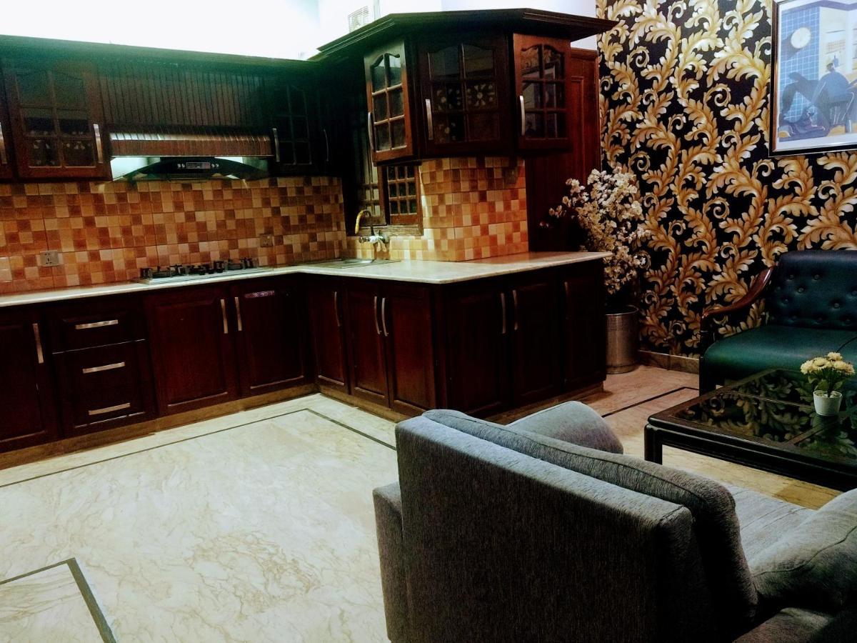 Luxury Living Rooms Near Agha Khan, Millennium, Nueplex Karaçi Dış mekan fotoğraf