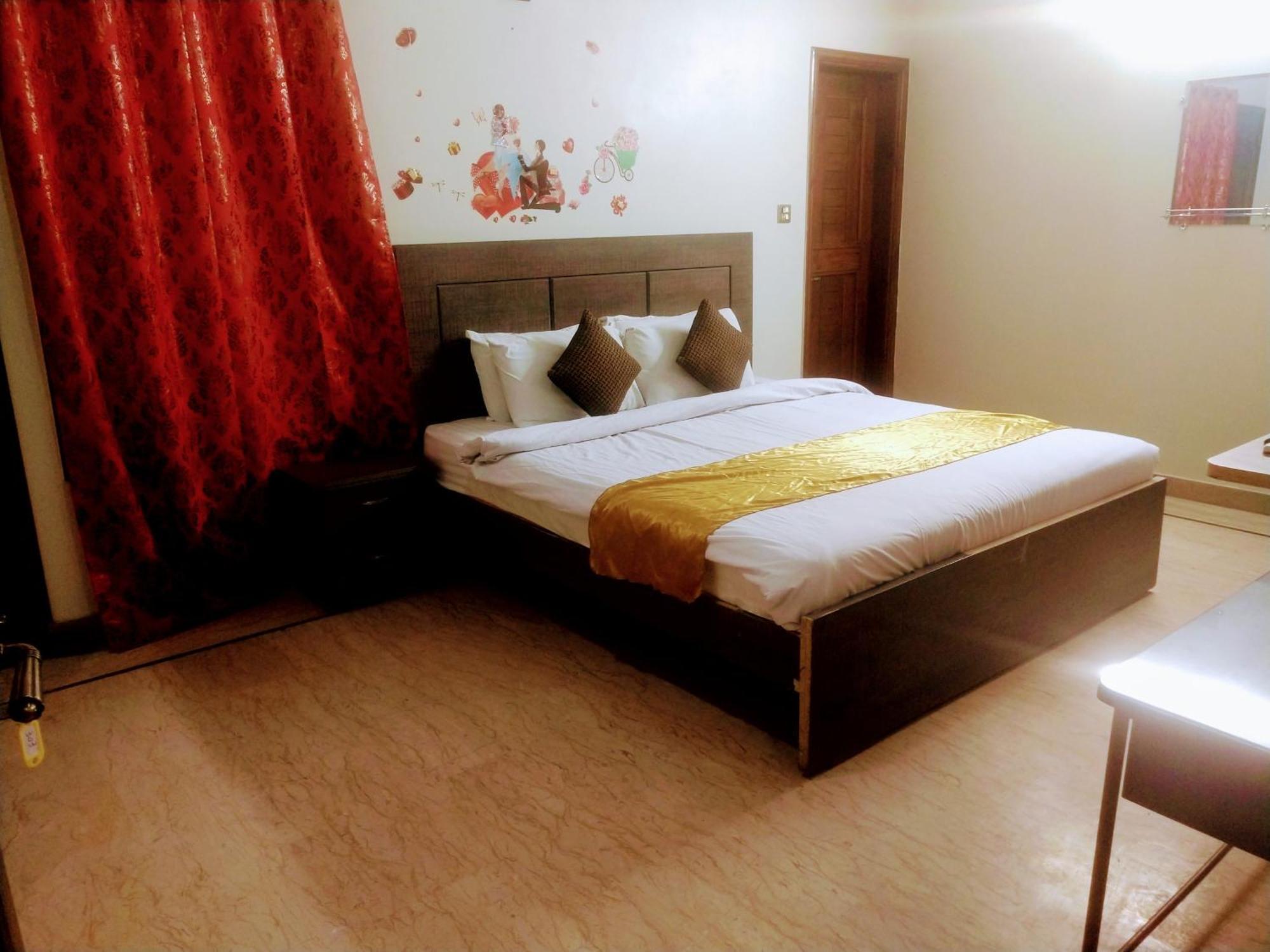 Luxury Living Rooms Near Agha Khan, Millennium, Nueplex Karaçi Dış mekan fotoğraf